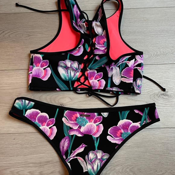 Body Glove Bikini - Picture 3 of 5